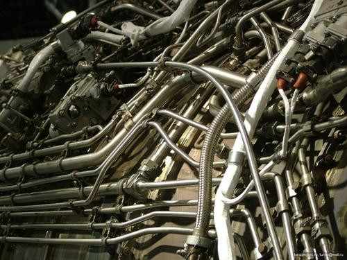 電阻應變儀檢測發動機外部管道振動應力的試驗研究