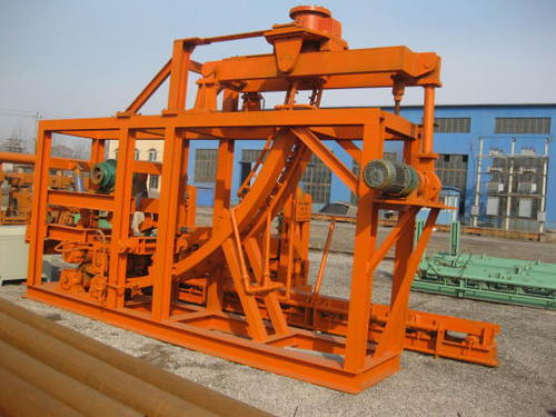 連鑄機回轉臂及底座振動時效處理方案