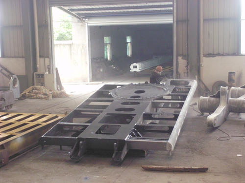 旋挖鉆機回轉平臺振動消除應力案例分析