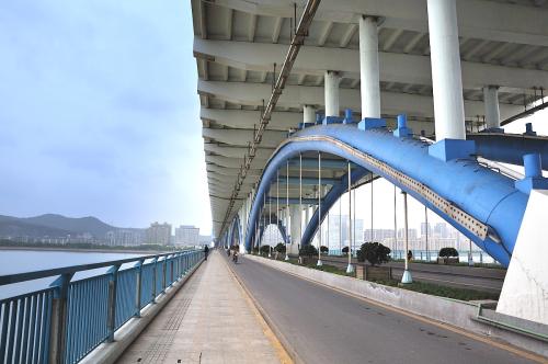 應(yīng)變電測法在橋梁結(jié)構(gòu)中的應(yīng)用